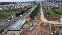 TEM üzerindeki köprünün kiriş montajı başladı