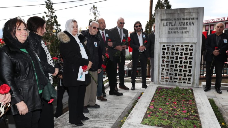 Efsane Başkan Leyla Atakan ve çalışma arkadaşları kabri başında anıldı
