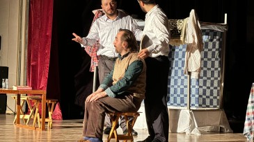 28 Şubat’ı anlatıyordu; Körfez’de sahnelendi