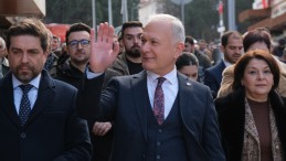 Karamürsel Belediye işçisine söz verdi: ‘Kimsenin ekmeğiyle oynamayacağız’