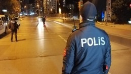 Emniyet’te yeni dönem: Polislere yaka kamerası takılacak