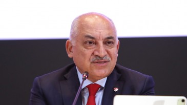 Zehir zemberek açıklamalar: El olmayan penaltı iddiası! İstifaya çağrıldı