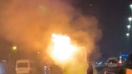 Körfez’de belediye otobüsü alev aldı