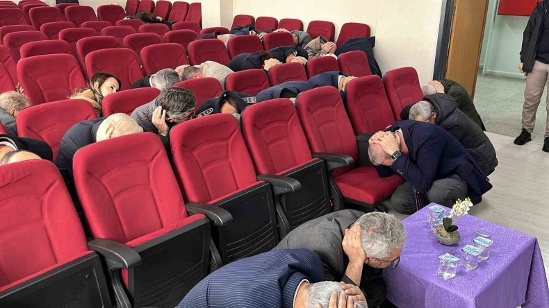 İzmit’te deprem haftası etkinlikleri, tatbikat başarılı geçti