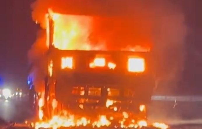 Kuzey Marmara Otoyolu’nda asit yüklü tır alev alev yandı