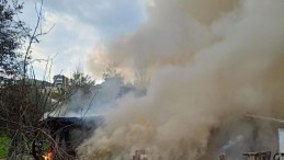 Gölcük’te yangın: Müstakil ev kullanılamaz hale geldi