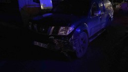 Pikap ile otomobil çarpıştı: 1 hafif yaralı