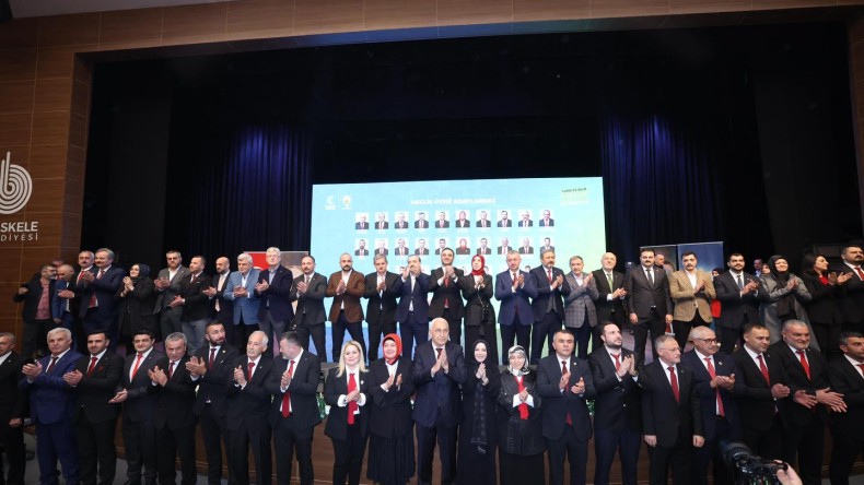 Ak Parti’de tempo yüksek; 9 ilçeyi 5 güne sığdırdılar