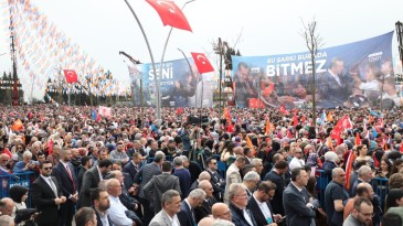 Miting’ de sayı polemiği; gerçekte kaç kişi vardı