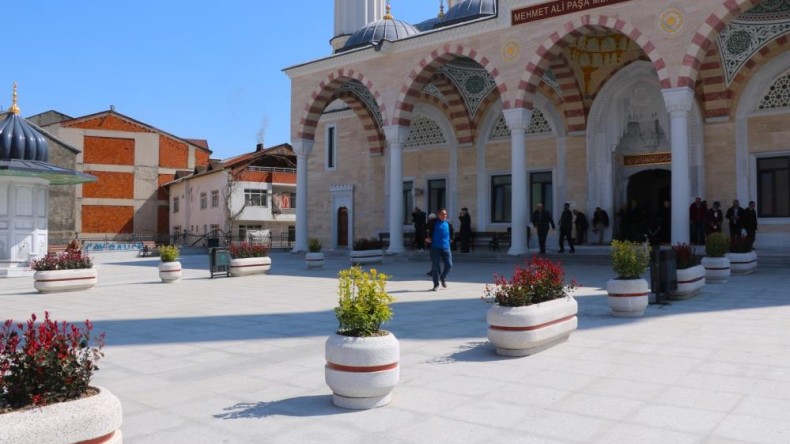 Mehmet Ali Paşa Cami meydanına estetik dokunuş