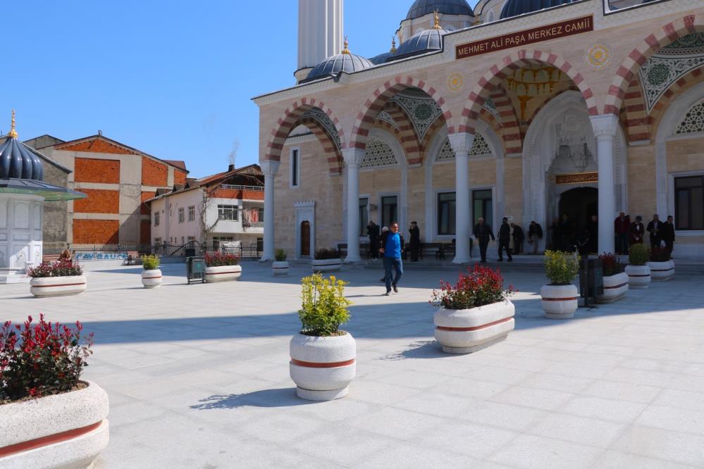 Mehmet Ali Paşa Cami meydanına estetik dokunuş