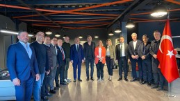 Başkan Hürriyet’ten KOSİAD’a ziyaret