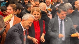 Gençlik Teşkilatlarından ilginç organizasyon, sucuk ekmek etkinliği düzenlediler