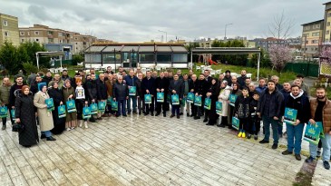 Ak Parti Alikahya teşkilatlarından bir ilk, aynı anda binlerce haneyi ziyaret ettiler