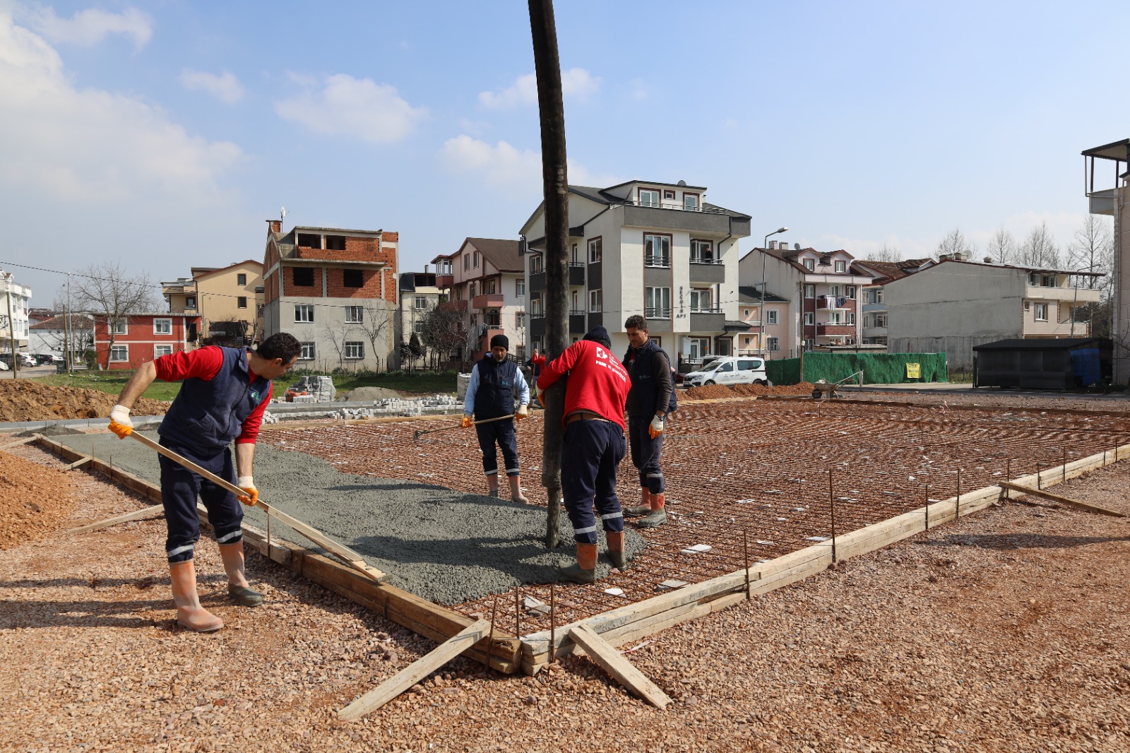 İzmit Belediyesi, Alikahya Fatih Mahallesi’ne yeni park kazandırıyor
