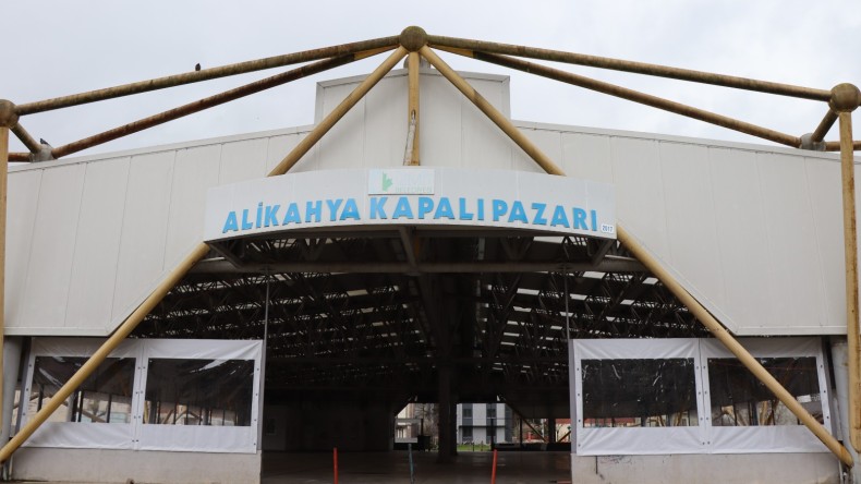 İzmit Belediyesi’nden Alikahya Kapalı pazarına şeffaf koruma