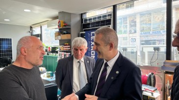 Kamil Şirin İzmit’te dikkat çekiyor: Bu kez Kadıköy esnafını ziyaret etti