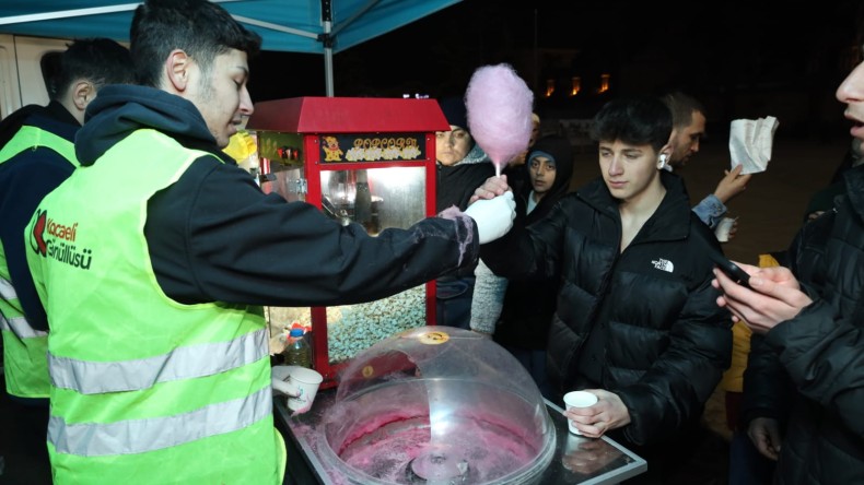 Büyükşehir’den iftar sonrası ikramlar