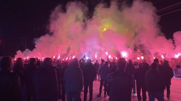 Hüseyin Ayaz sevgisi salona sığmadı, sokaklara taştı