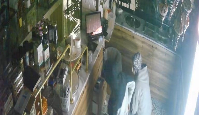 Bu kadarı da pes dedirtti; SMA bağış kumbarasını çaldılar