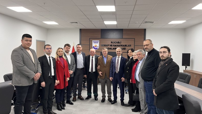 İYİ Parti İzmit’e asılıyor : Çalışmalara Türkkan da katıldı