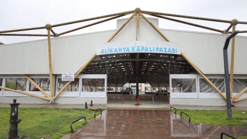 Alikahya pazarını konfora kavuşturan  Başkan Hürriyet’e teşekkür 