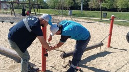 Büyükşehir, çocuklar güvenle eğlensinler diye parkları bakıma aldı