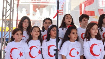 İzmit Belediye Meydanında 23 Nisan coşkusu!