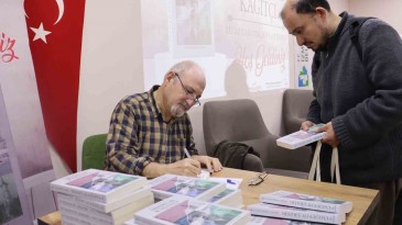 Kağıt sanayisine adanmış hayatın hikayesi sayfalara yazıldı