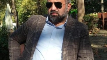 İş adamı aracında ölü bulundu