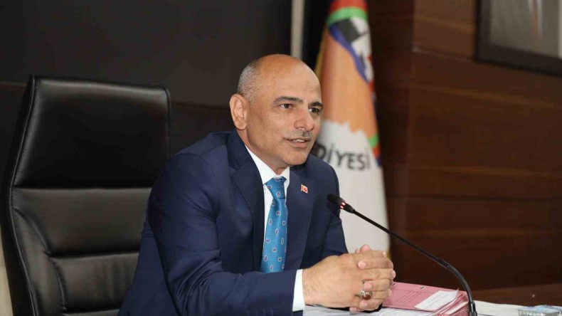 Başkan Söğüt: “Siyasi rozetlerimizi bir kenara bırakacağız”