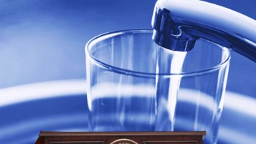 Şebeke suyundan lağım kokusu geliyor iddiası; Vatandaşlar tedirgin