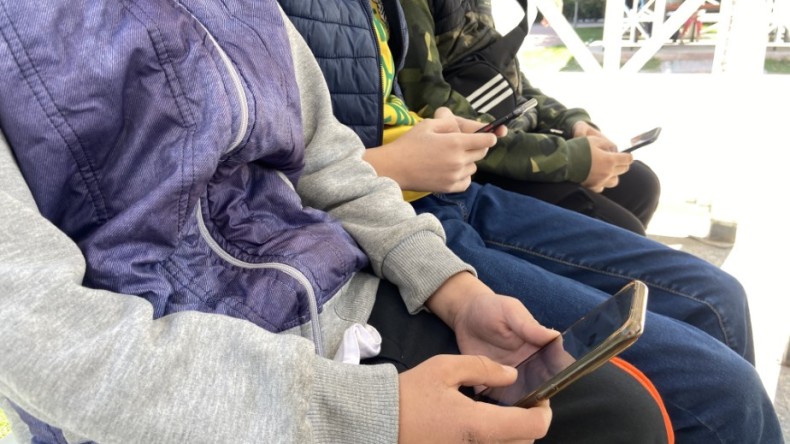 Uzmanlar anne babaları uyarıyor; Dijital zorbalığa dikkat