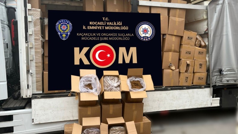 TEM Otoyolu’nda 4 bin 270 kilo gümrük kaçağı tütün ele geçirildi