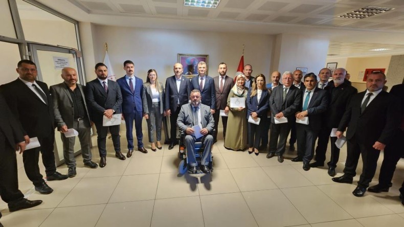 Ali Yıldırım Sezer mazbatasını aldı