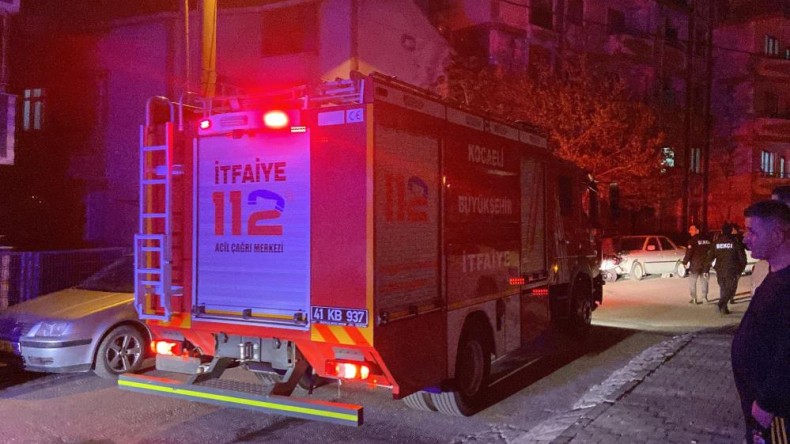 Ocakta unutulan tencere yangın çıkardı