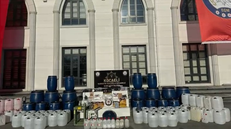 Zehiri piyasaya süreceklerdi: Dev operasyondan görüntüler