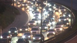 TEM Otoyolu’nun Kocaeli geçişinde bayram trafiği yoğunluğu