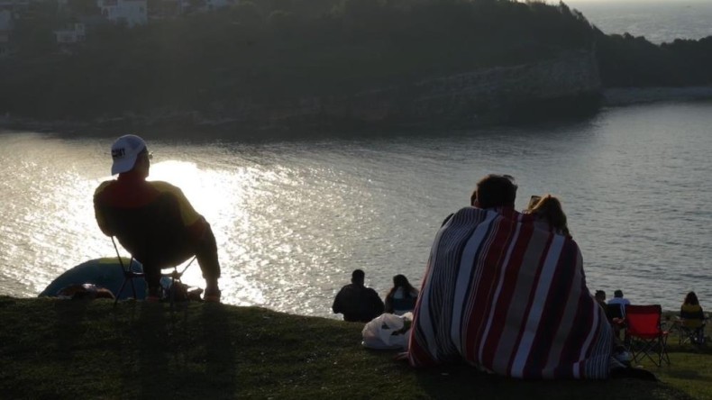 Binlerce kişi Palamar Tepesi’ne akın etti: Manzara mest ediyor