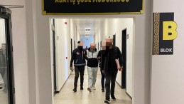 Hırsızlık suçundan aranan şüpheli İstanbul’da yakalandı