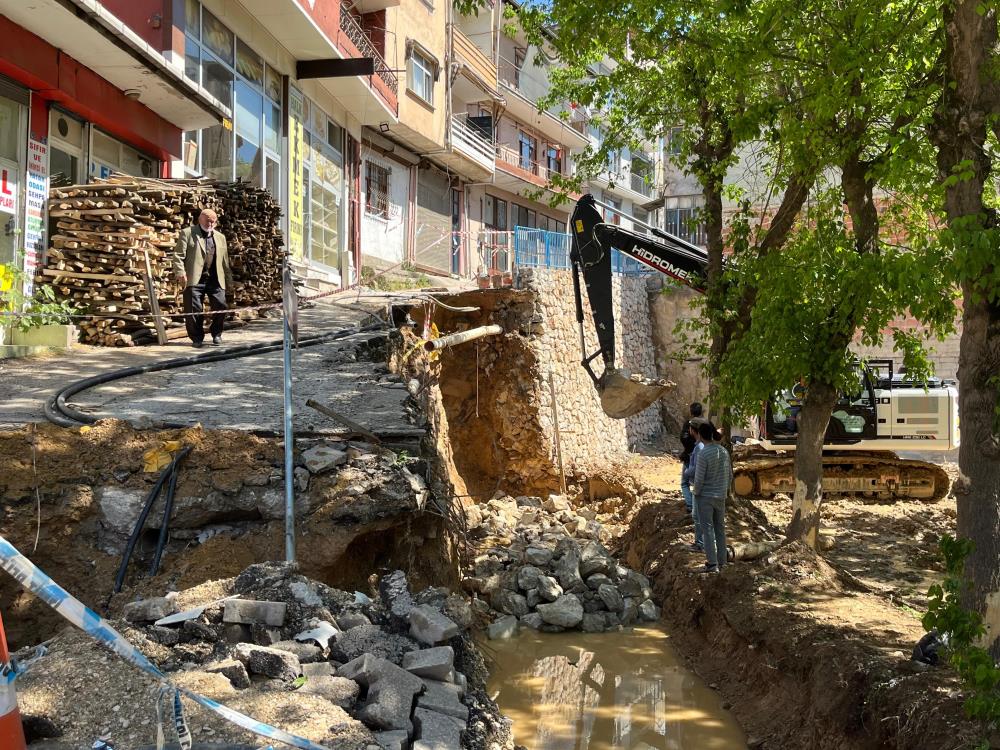 Bekirdere’de istinat duvarı çökmüştü: Onarım çalışmaları başladı