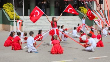 23 Nisan’da Gölcük renkli görüntülere sahne oldu