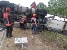 Feci kaza: LPG yüklü tanker TIR ile çarpıştı devrildi