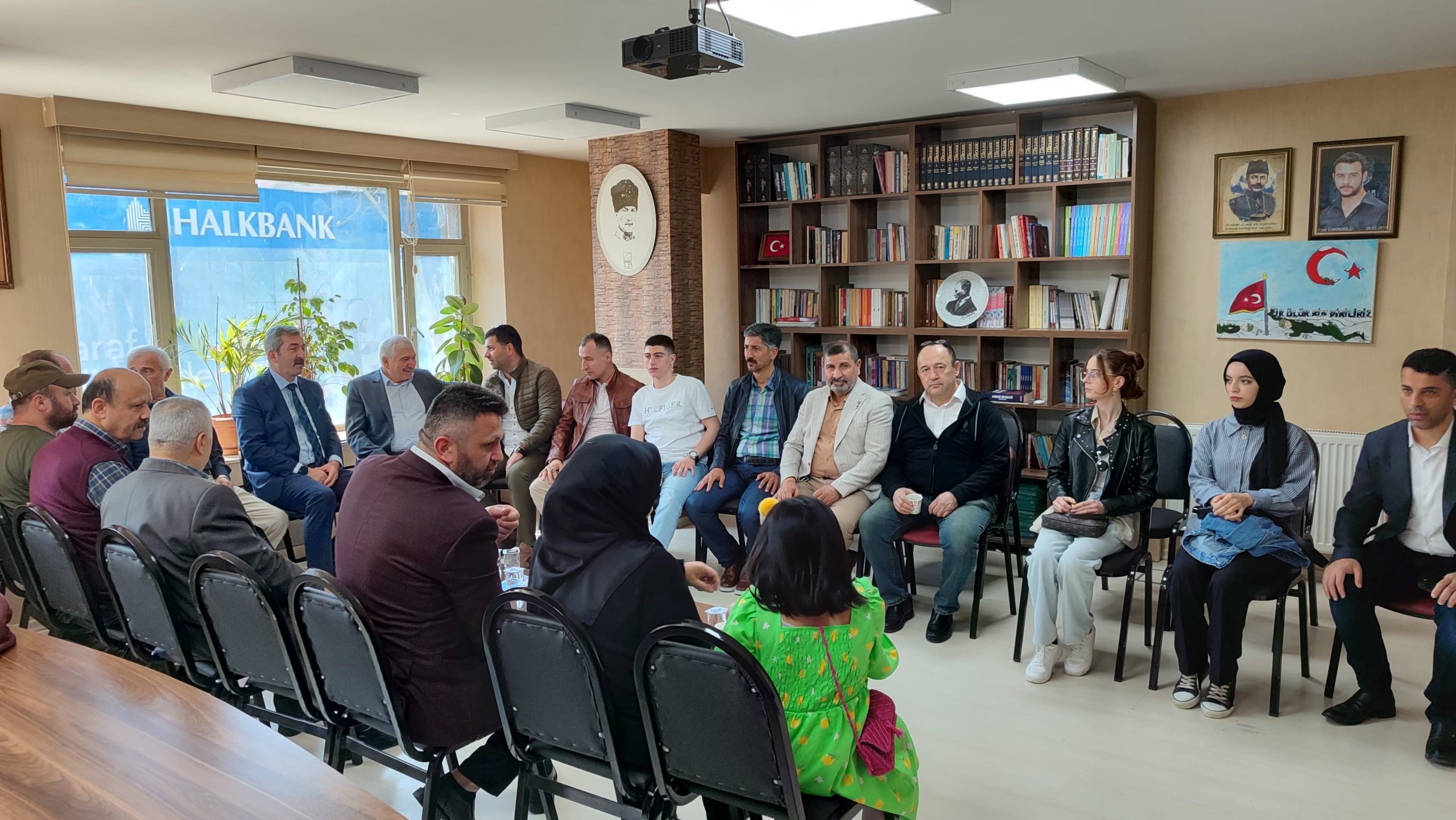 Türk Milliyetçileri Kocaeli Türk Ocağında bayram için bir araya geldi