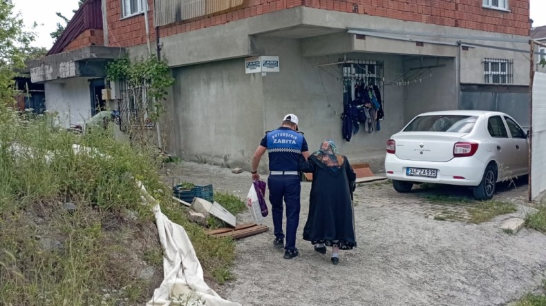 Fatma teyzenin imdadına Büyükşehir Zabıtası yetişti