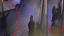 Ortalık bir anda karıştı: İki aile sokak ortasında çatıştı