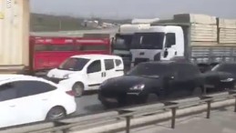 TEM otoyolunda büyük kaza: İstanbul istikameti trafiğe kapandı