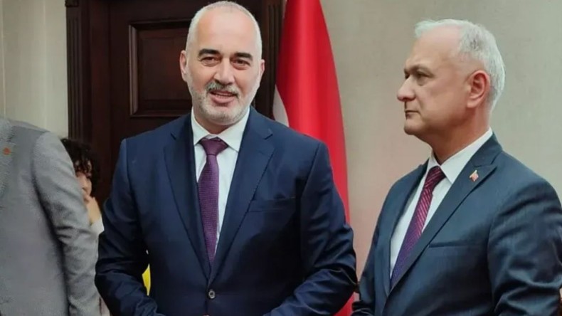 ‘Adam kazandı’ dedi, görevi Ahmet Çalık’a devretti