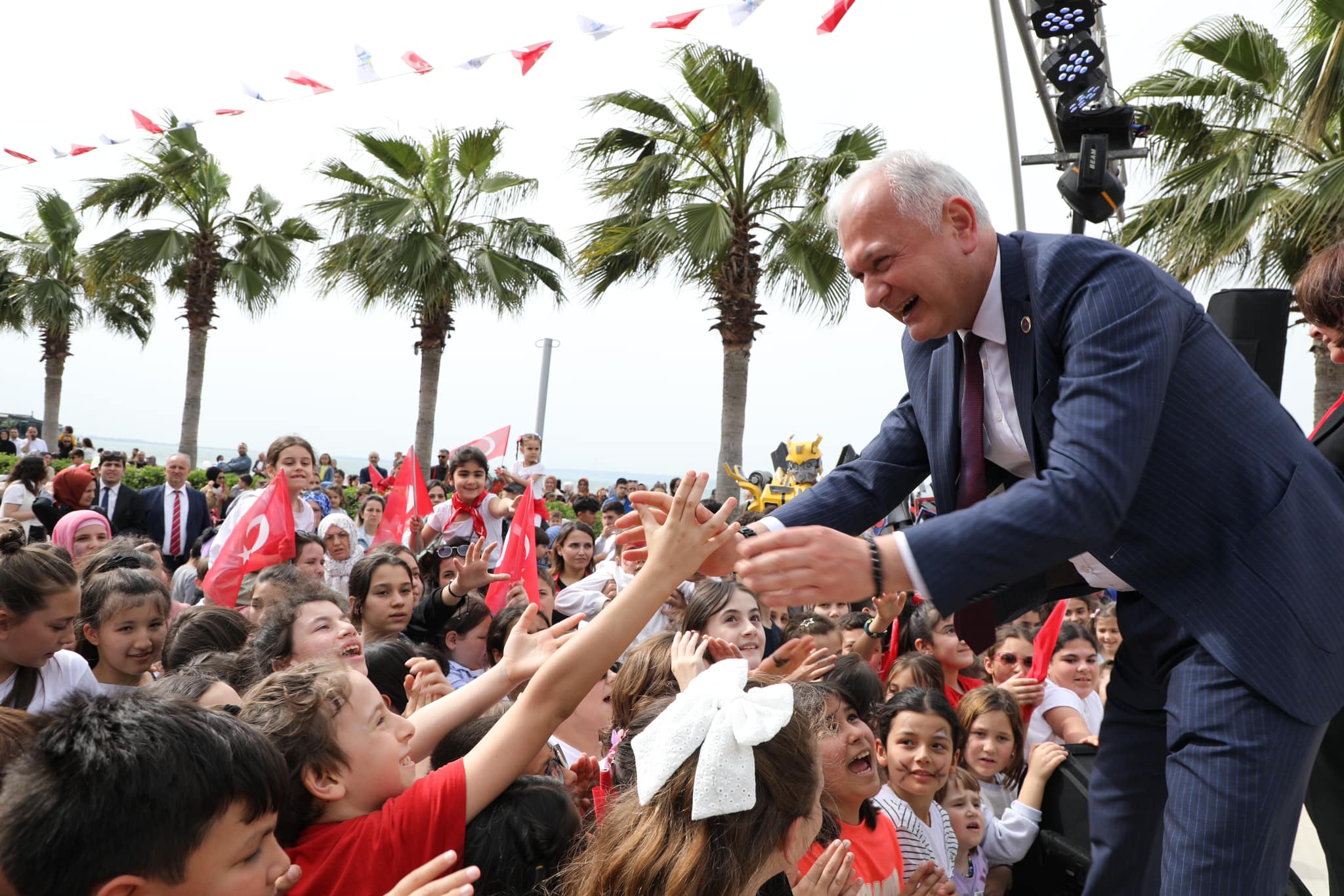 Başkan Ahmet Çalık ile Karamürsel’de ilk kez: Samimiyet, güleryüz coşku vardı