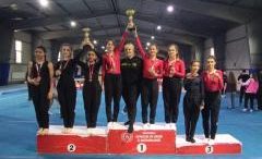 Çayırova’nın yıldız sporcularından 11 madalya 2 kupa